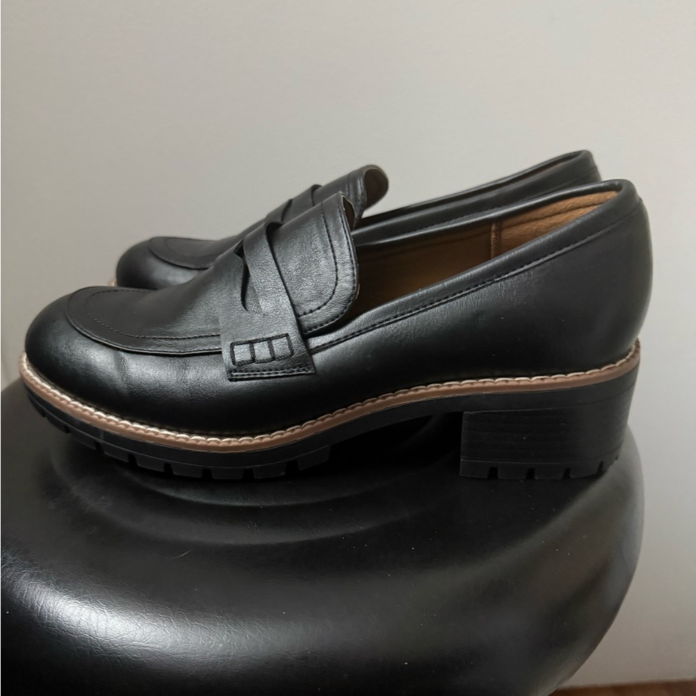 Dream pairs black loafers